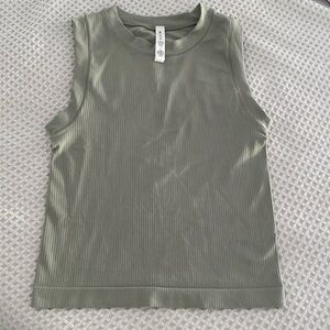 Athleta ripped crop | size small
